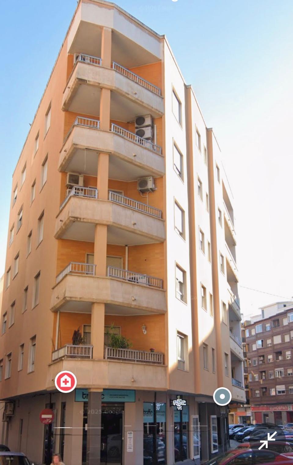 EXCELENTE OPORTUNIDAD DE ALQUILER DE OFICINA EN PLENO CORAZÓN DE DÉNIA